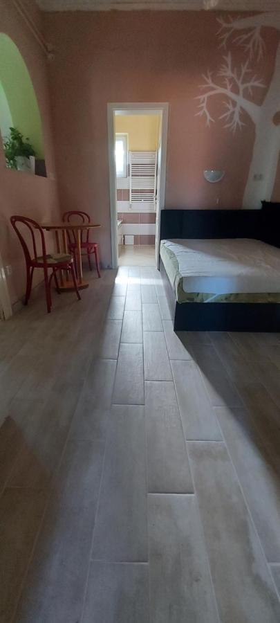 Regina Vendeghaz Miskolc Apartment Exterior foto